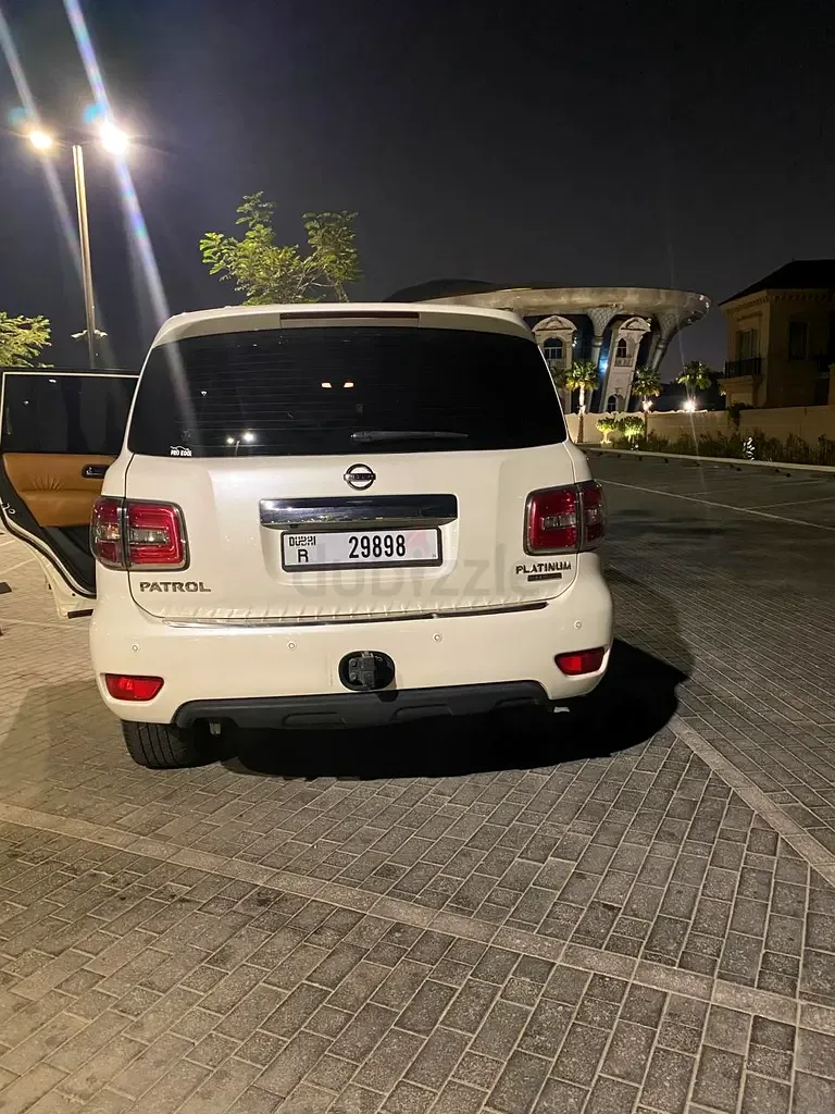 Nissan Patrol 5.6 AT (405 hp)