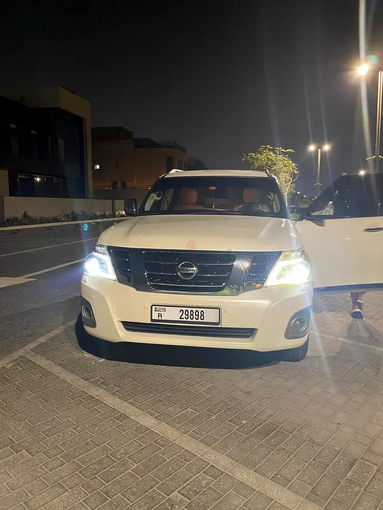 Nissan Patrol 5.6 AT (405 hp) - 5