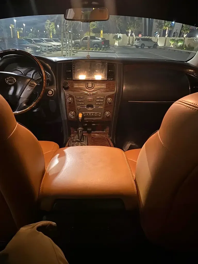 Nissan Patrol 5.6 AT (405 hp) - 6