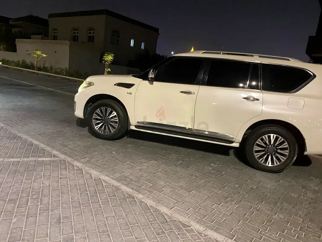 Nissan Patrol 5.6 AT (405 hp) - 10