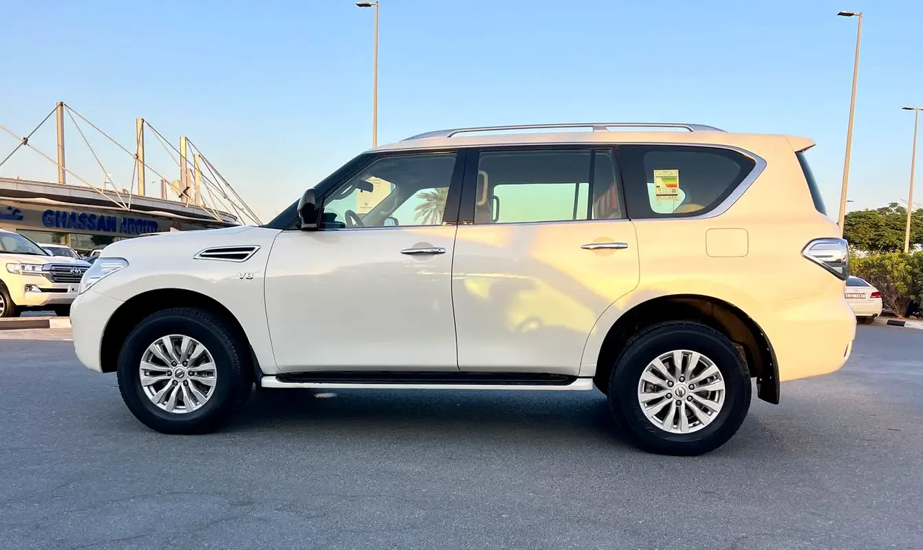 Nissan Patrol 5.6 AT (405 hp) - 4