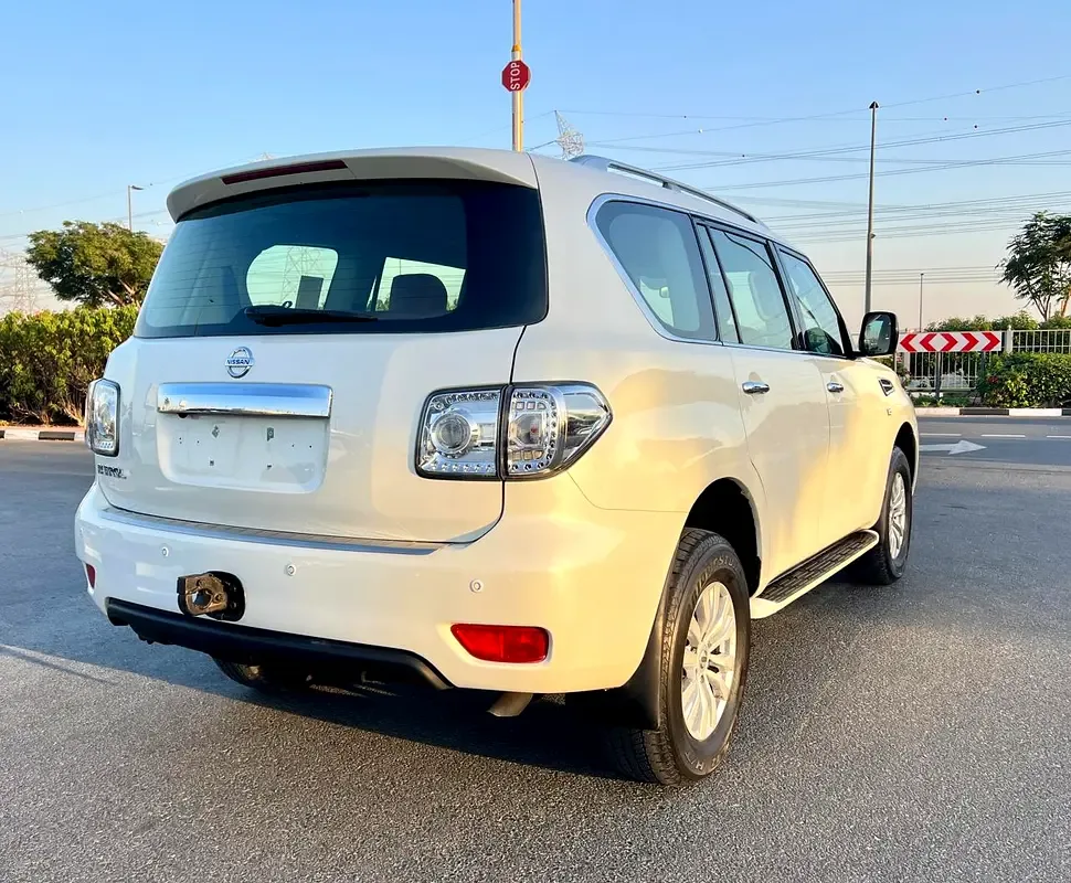 Nissan Patrol 5.6 AT (405 hp) - 5