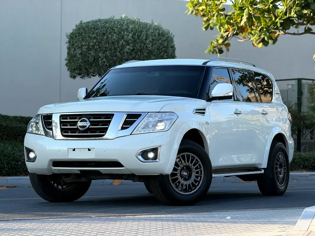 Nissan Patrol 5.6 AT (405 hp)