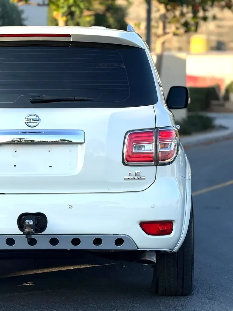 Nissan Patrol 5.6 AT (405 hp) - 5