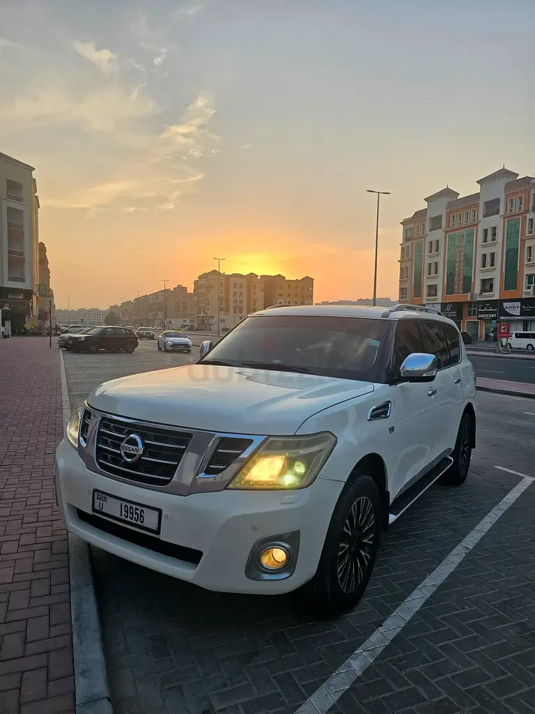 Nissan Patrol 5.6 AT (405 hp)