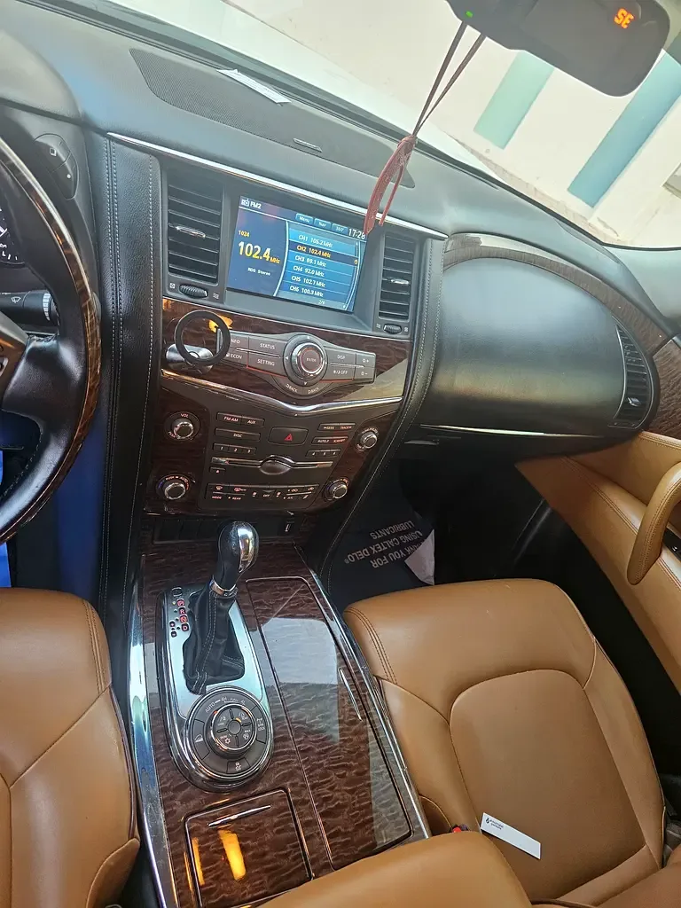 Nissan Patrol 5.6 AT (405 hp) - 4