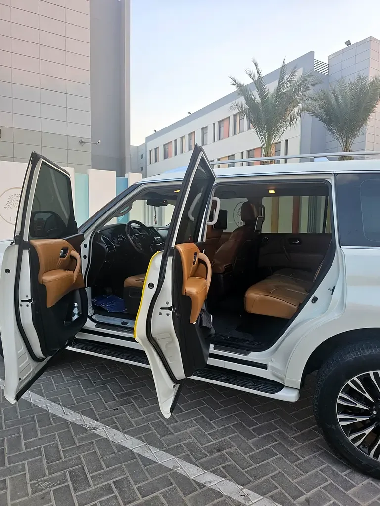 Nissan Patrol 5.6 AT (405 hp) - 11