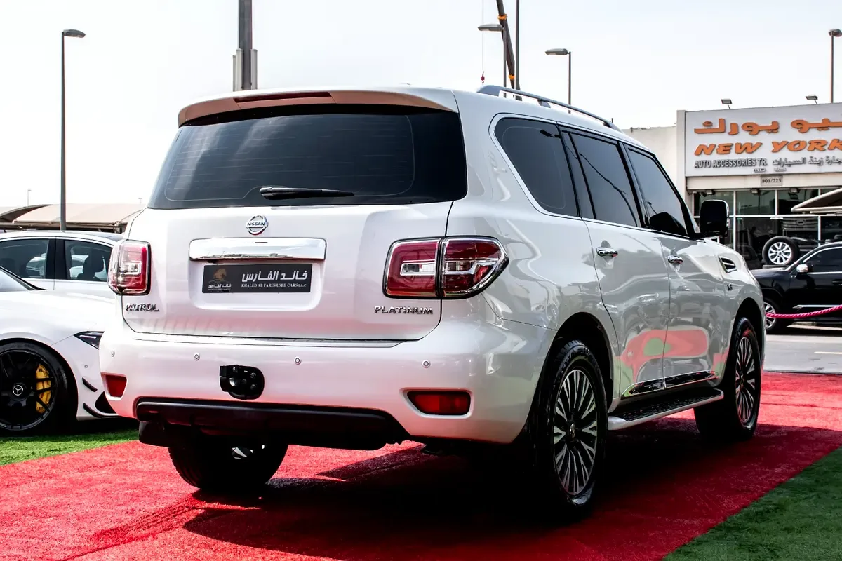 Nissan Patrol 5.6 AT (405 hp) - 5