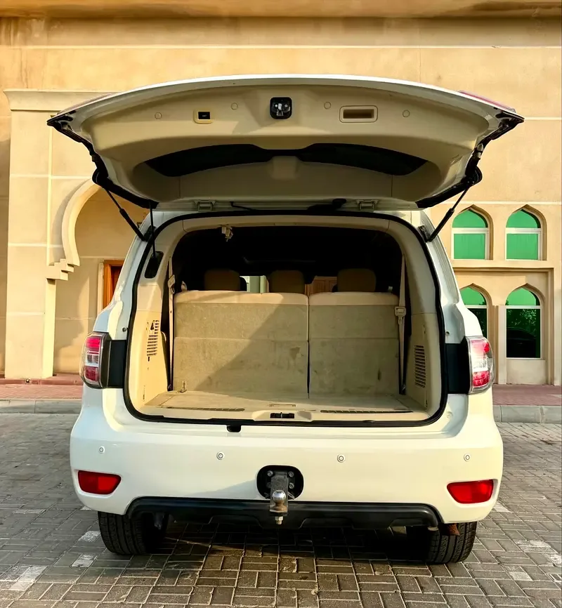 Nissan Patrol 5.6 AT (405 hp) - 5