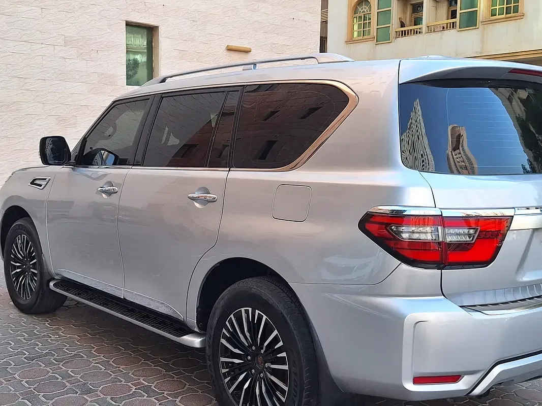 Nissan Patrol 5.6 AT (405 hp) - 4
