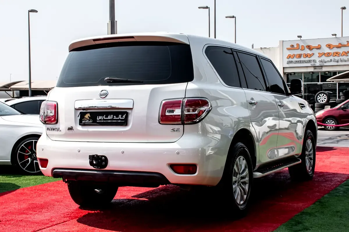 Nissan Patrol 5.6 AT (405 حصان) - 5