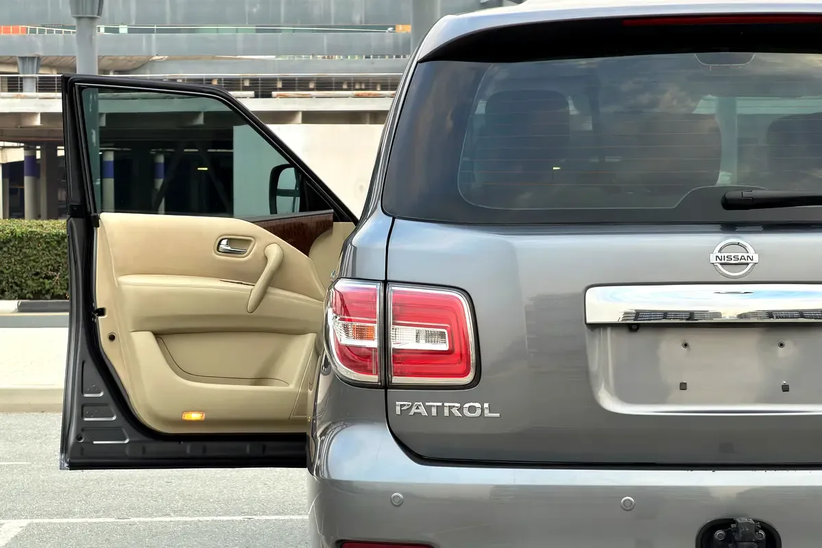 Nissan Patrol 5.6 AT (405 hp) - 6