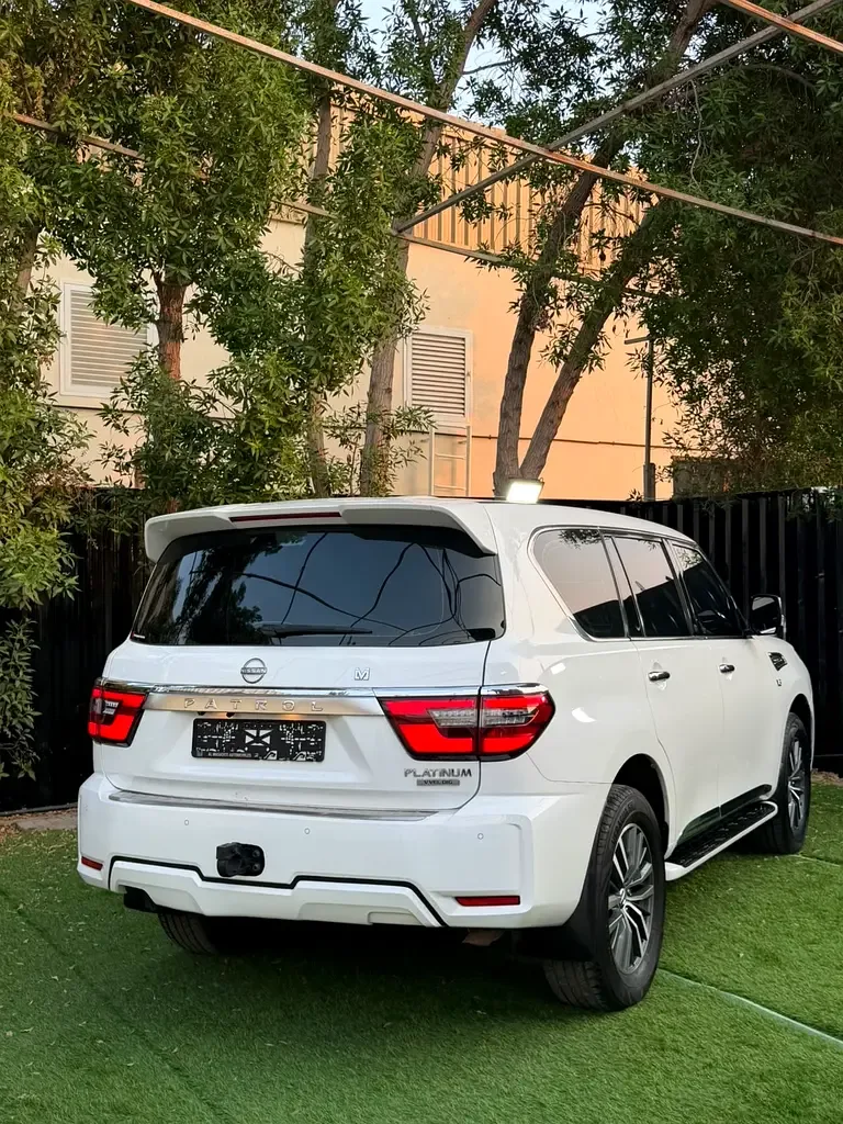 Nissan Patrol 5.6 AT (405 حصان) - 2