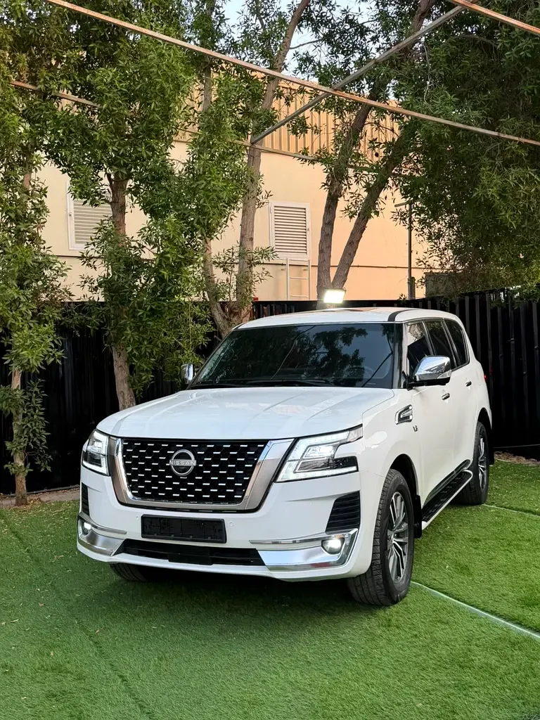 Nissan Patrol 5.6 AT (405 حصان)