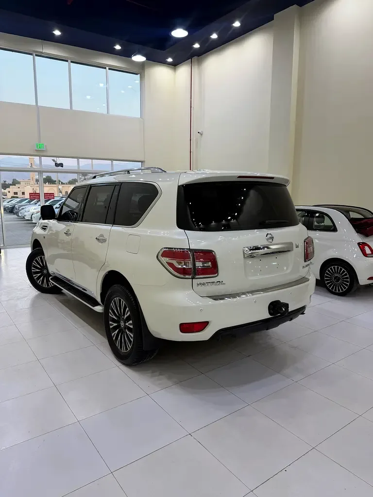 Nissan Patrol 5.6 AT (405 حصان) - 4