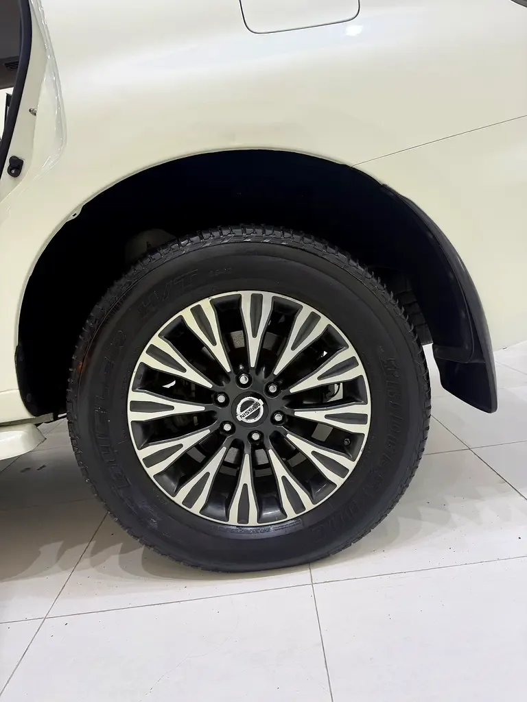 Nissan Patrol 5.6 AT (405 حصان) - 14
