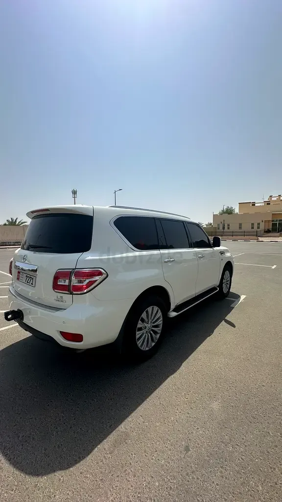 Nissan Patrol 5.6 AT (428 hp)