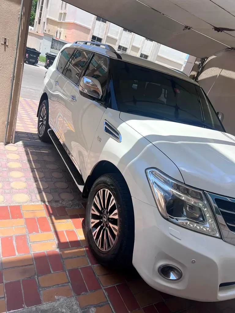 Nissan Patrol 5.6 AT (428 hp)