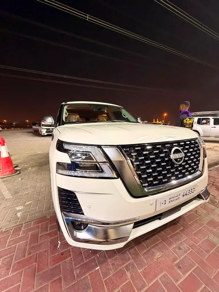Nissan Patrol 5.6 AT (428 hp)