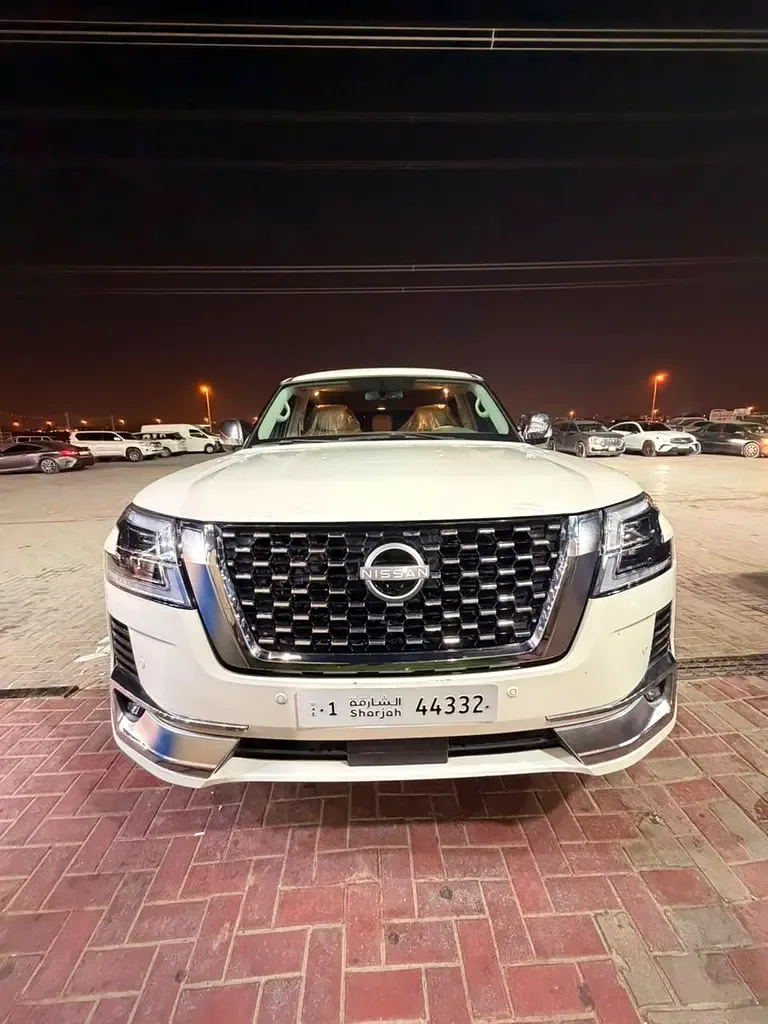 Nissan Patrol 5.6 AT (428 حصان) - 5