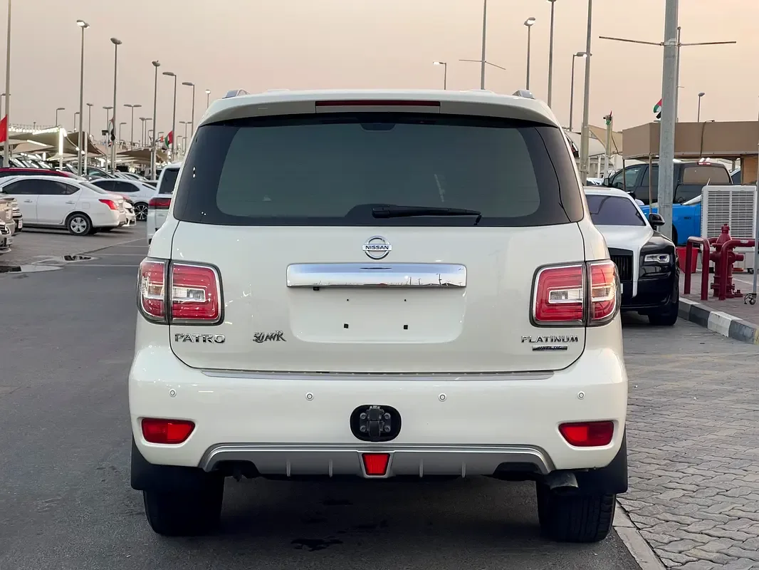 Nissan Patrol 5.6 AT (428 حصان) - 5