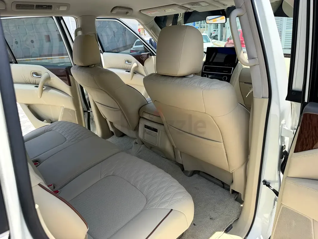 Nissan Patrol 5.6 AT (428 حصان) - 10