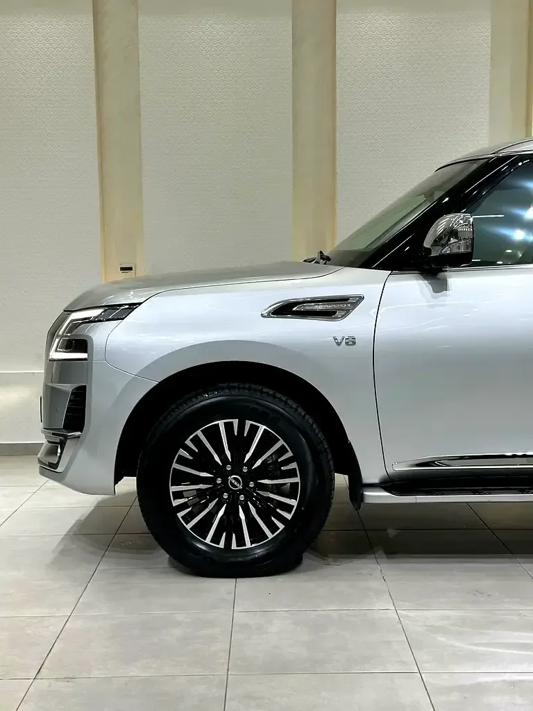Nissan Patrol 5.6 AT 4WD (400 hp) - 19