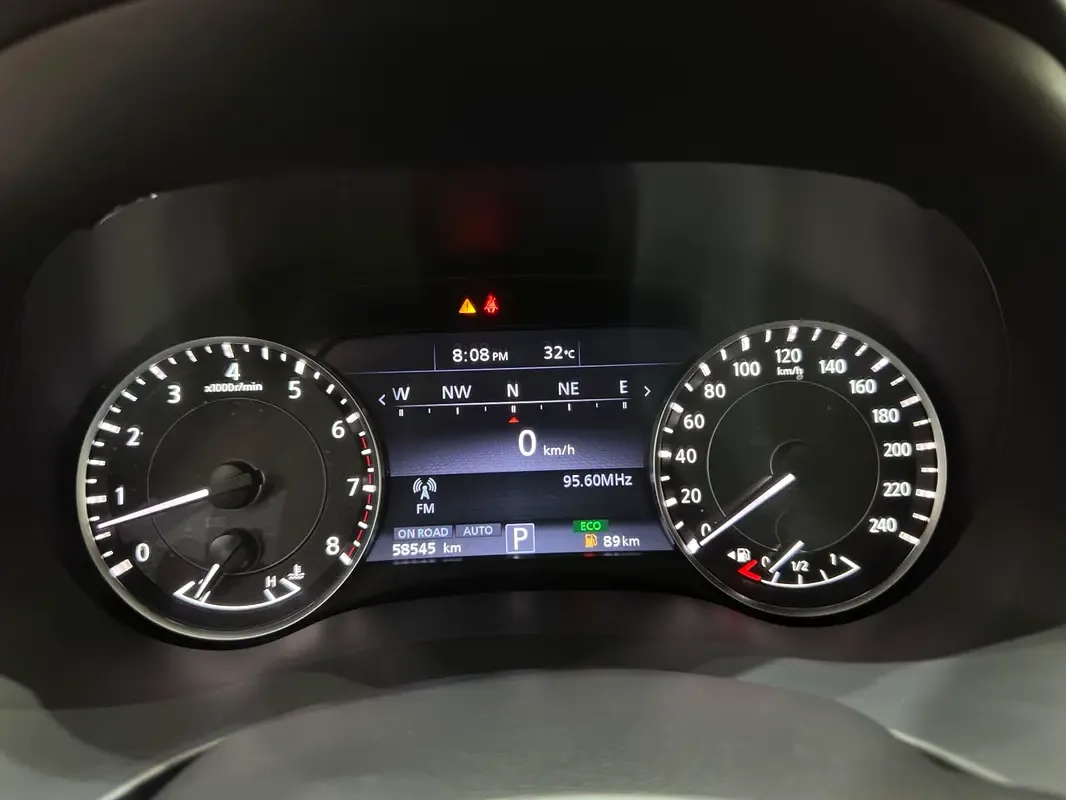 Nissan Patrol 5.6 AT 4WD (400 حصان) - 15