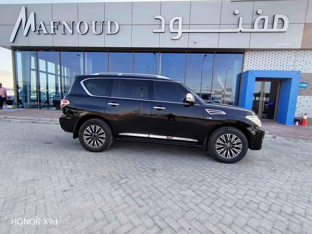 Nissan Patrol 5.6 AT 4WD (405 hp)