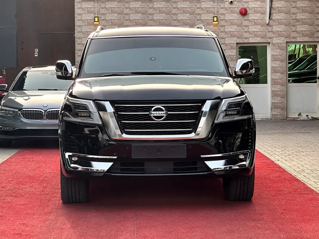 Nissan Patrol 5.6 AT 4WD (405 hp)