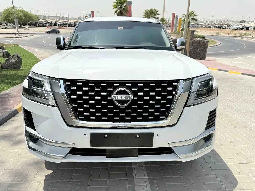Nissan Patrol 5.6 AT 4WD (405 hp)