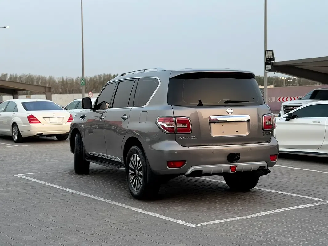 Nissan Patrol 5.6 AT 4WD (405 حصان) - 2
