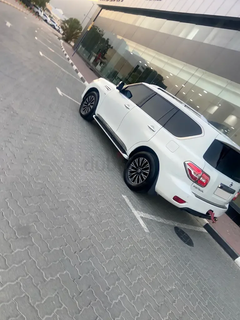 Nissan Patrol 5.6 AT 4WD (405 hp) - 3