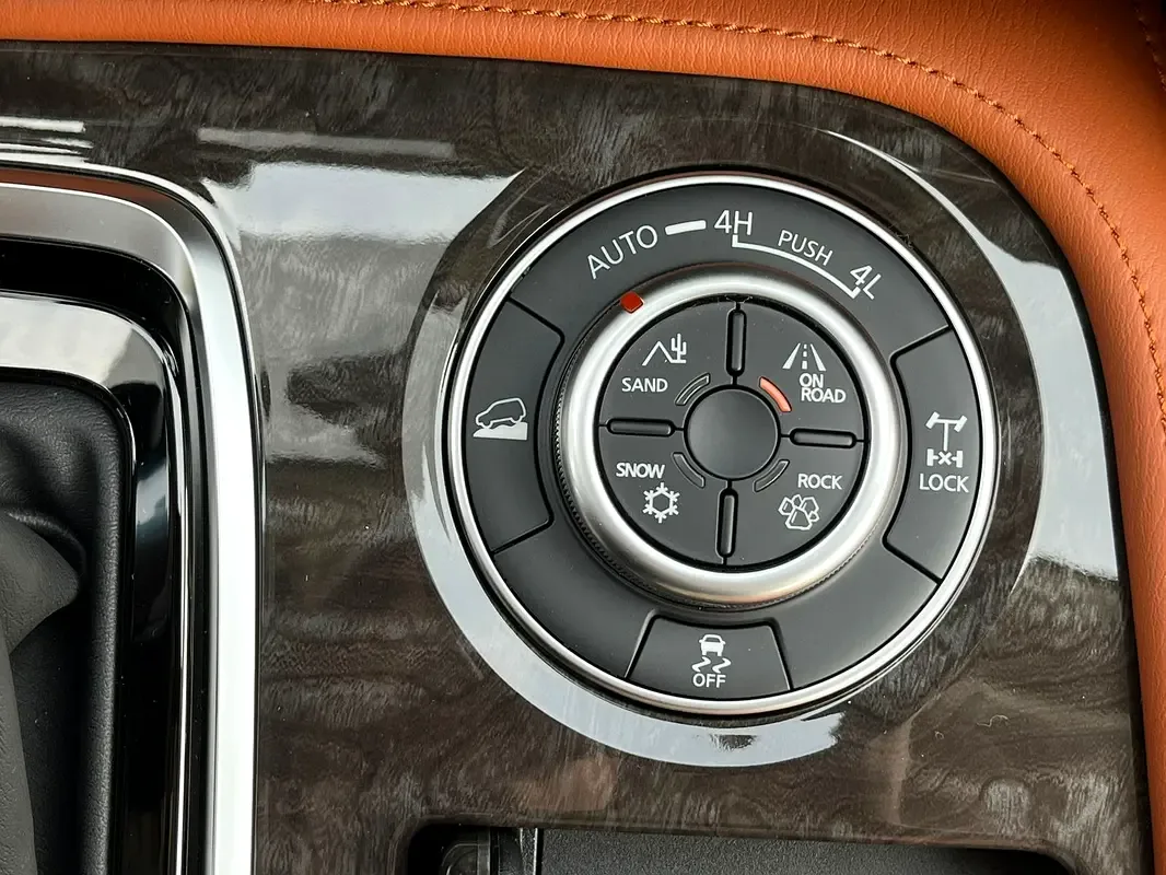 Nissan Patrol 5.6 AT 4WD (428 hp) - 17