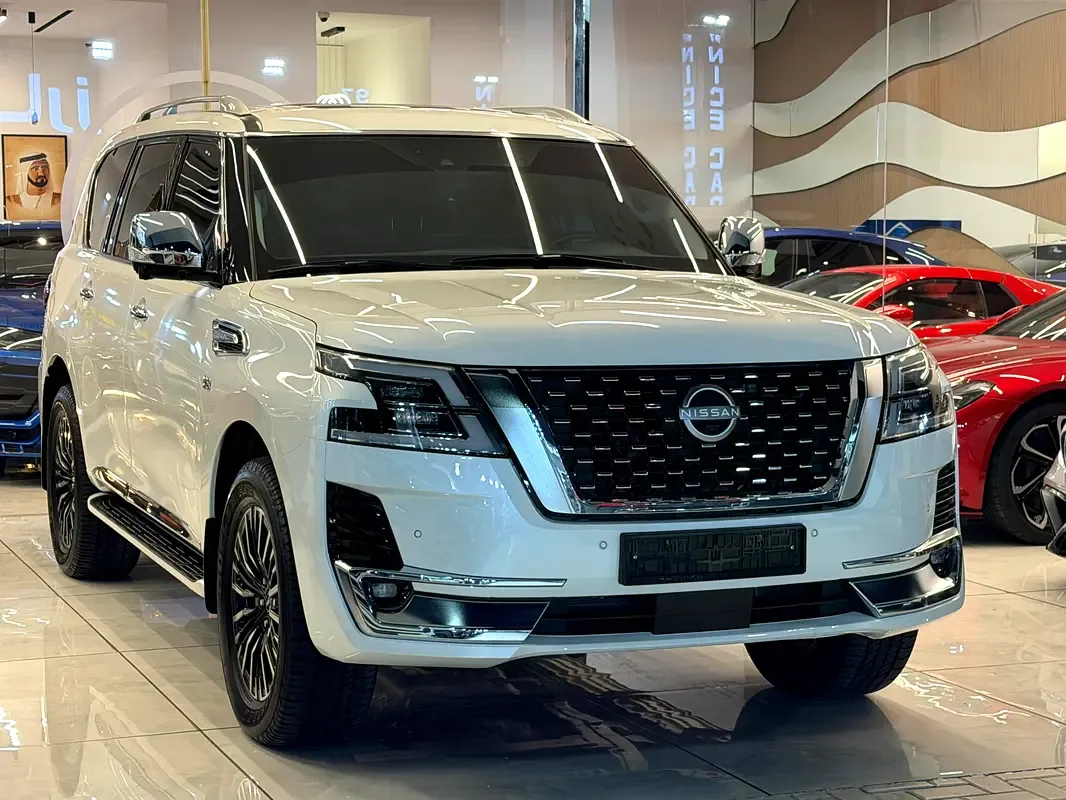Nissan Patrol 5.6 AT 4WD (428 hp)