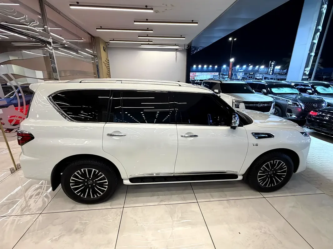 Nissan Patrol 5.6 AT 4WD (428 حصان) - 5