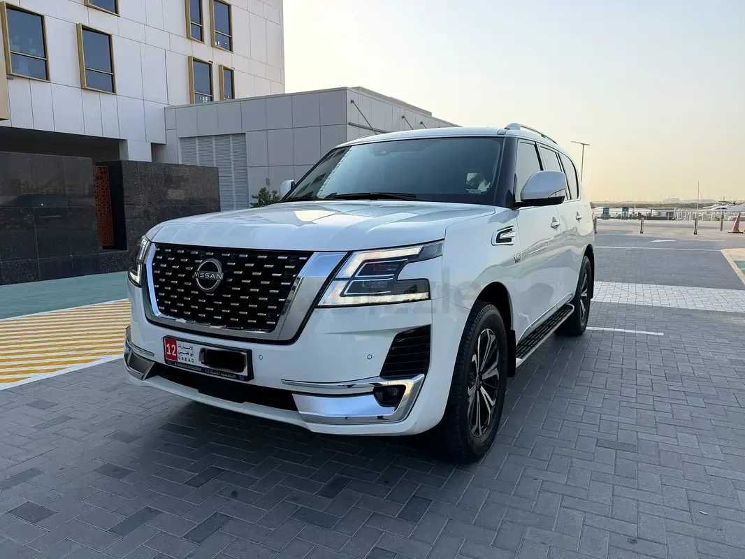 Nissan Patrol 5.6 AT 4WD (428 hp)