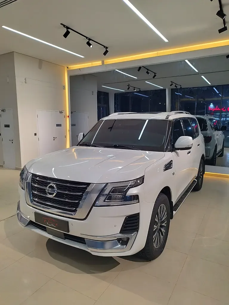 Nissan Patrol 5.6 AT 4WD (428 hp)