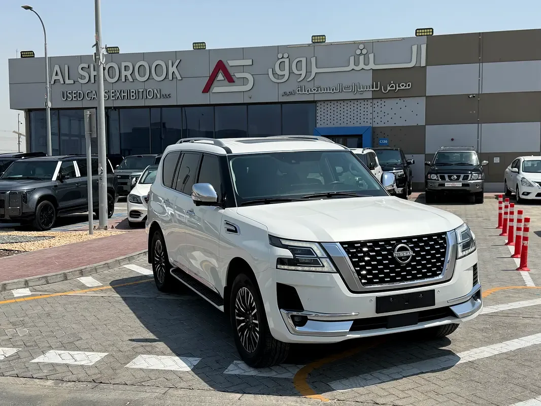 Nissan Patrol 5.6 AT 4WD (428 hp)