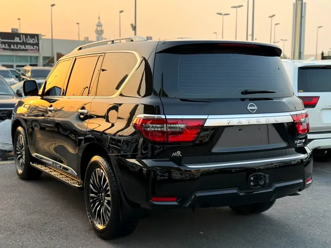 Nissan Patrol 5.6 AT 4WD (428 hp) - 4