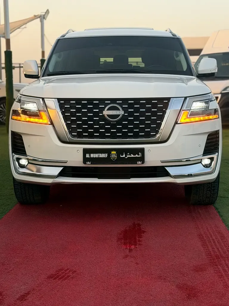 Nissan Patrol 5.6 AT 4WD (428 hp)