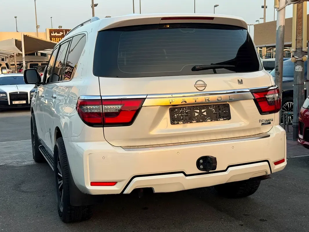 Nissan Patrol 5.6 AT 4WD (428 hp) - 6