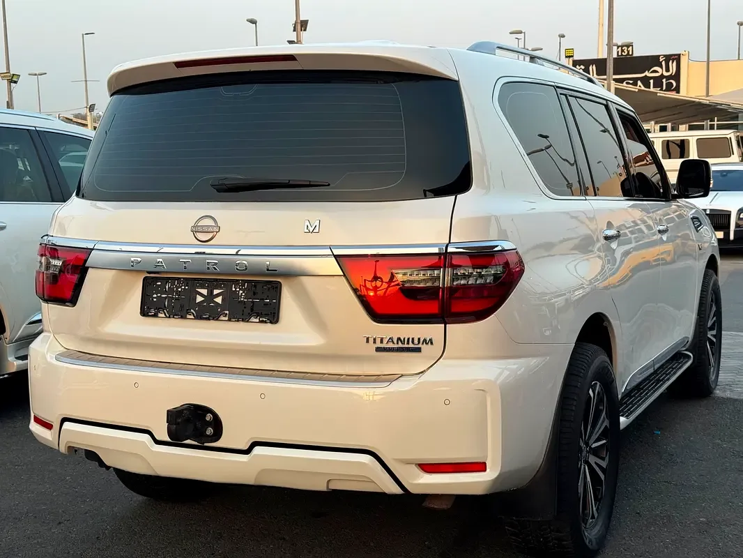 Nissan Patrol 5.6 AT 4WD (428 hp) - 4