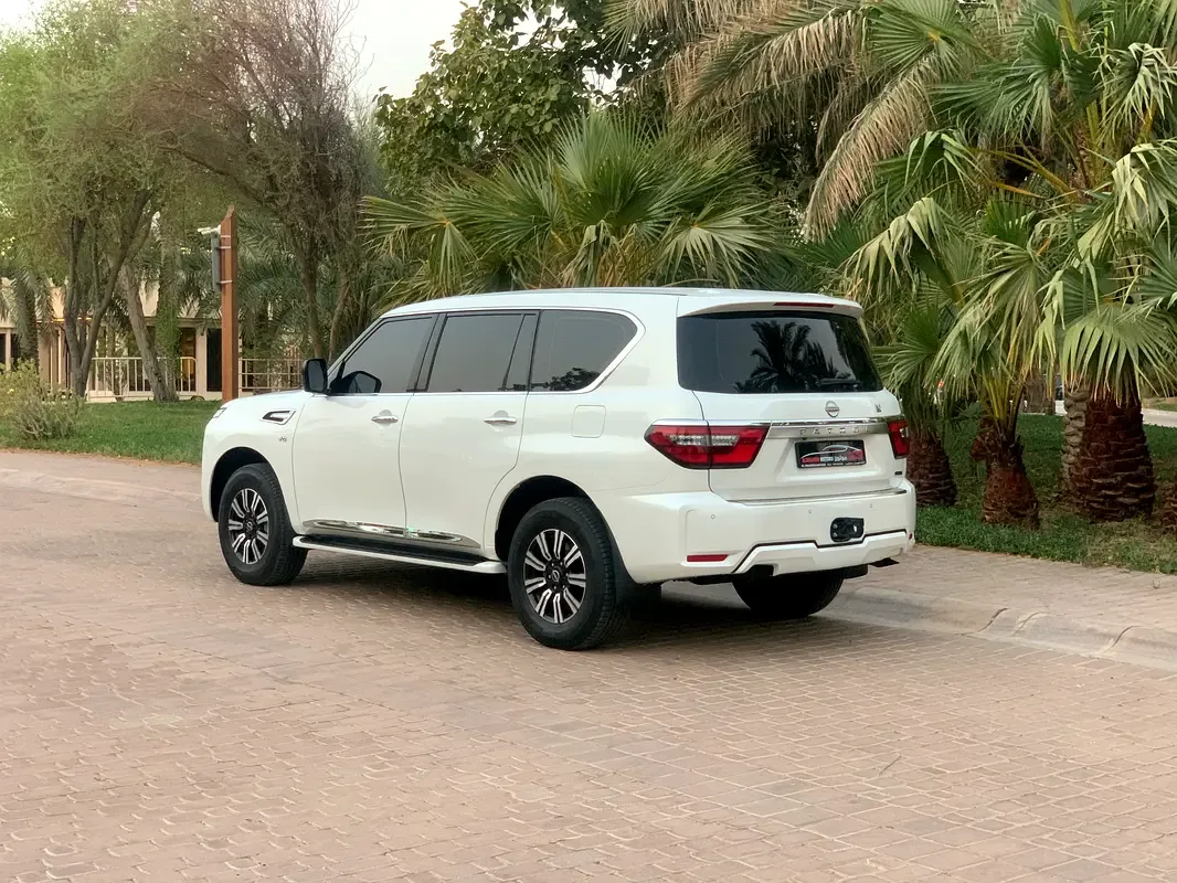Nissan Patrol 5.6 AT 4WD (428 hp) - 4