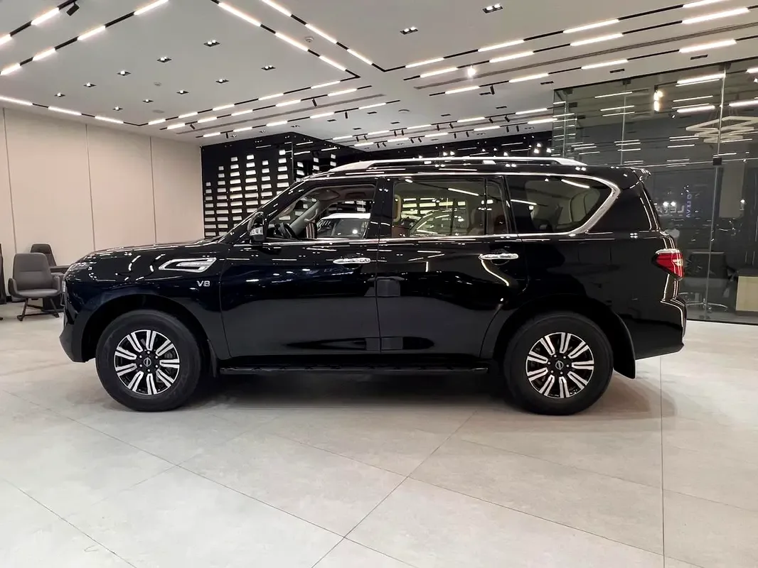 Nissan Patrol 5.6 AT 4WD (428 hp) - 5
