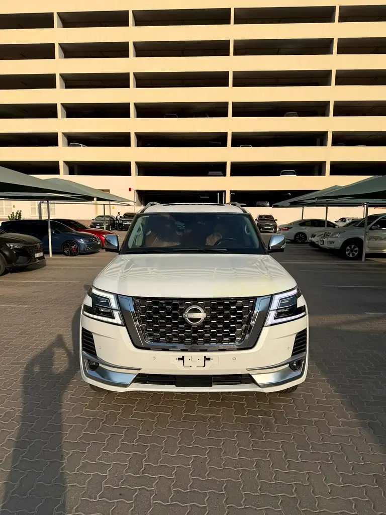 Nissan Patrol 5.6 AT 4WD (428 hp)