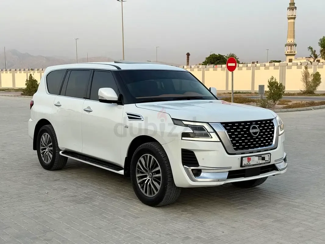 Nissan Patrol 5.6 AT 4WD (428 hp)