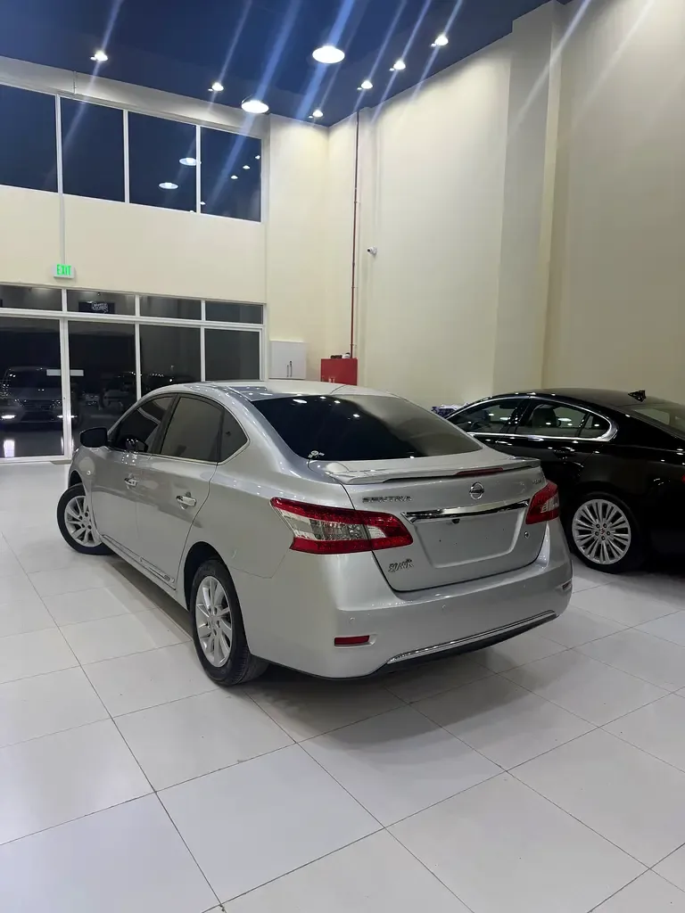 Nissan Sentra 1.8 CVT (130 حصان) - 2