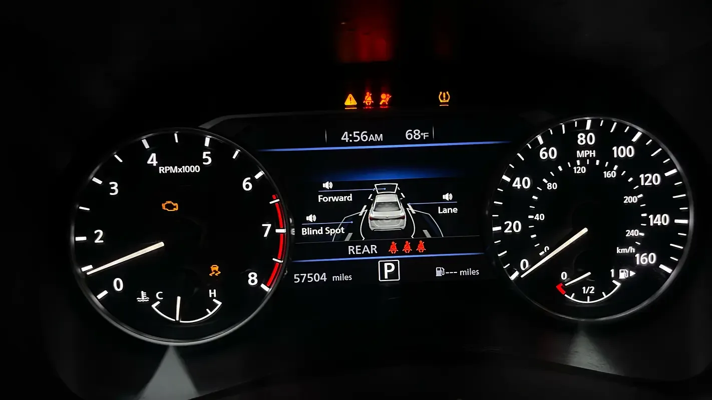 Nissan Sentra 2.0 CVT (149 حصان) - 10