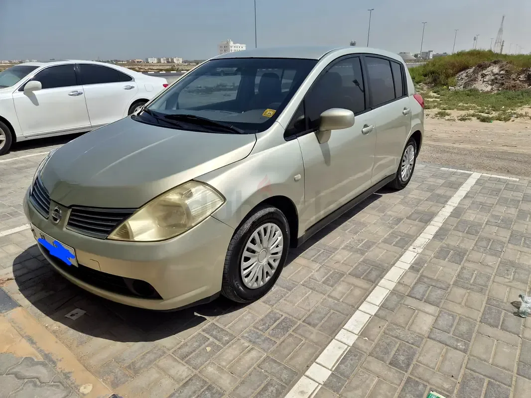 Nissan Tiida 1.5 AT (109 hp)